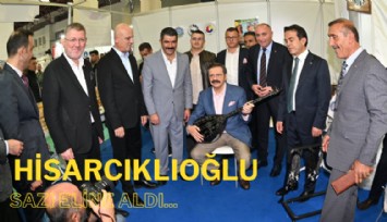 TOBB Başkanı Hisarcıklıoğlu sazı eline aldı